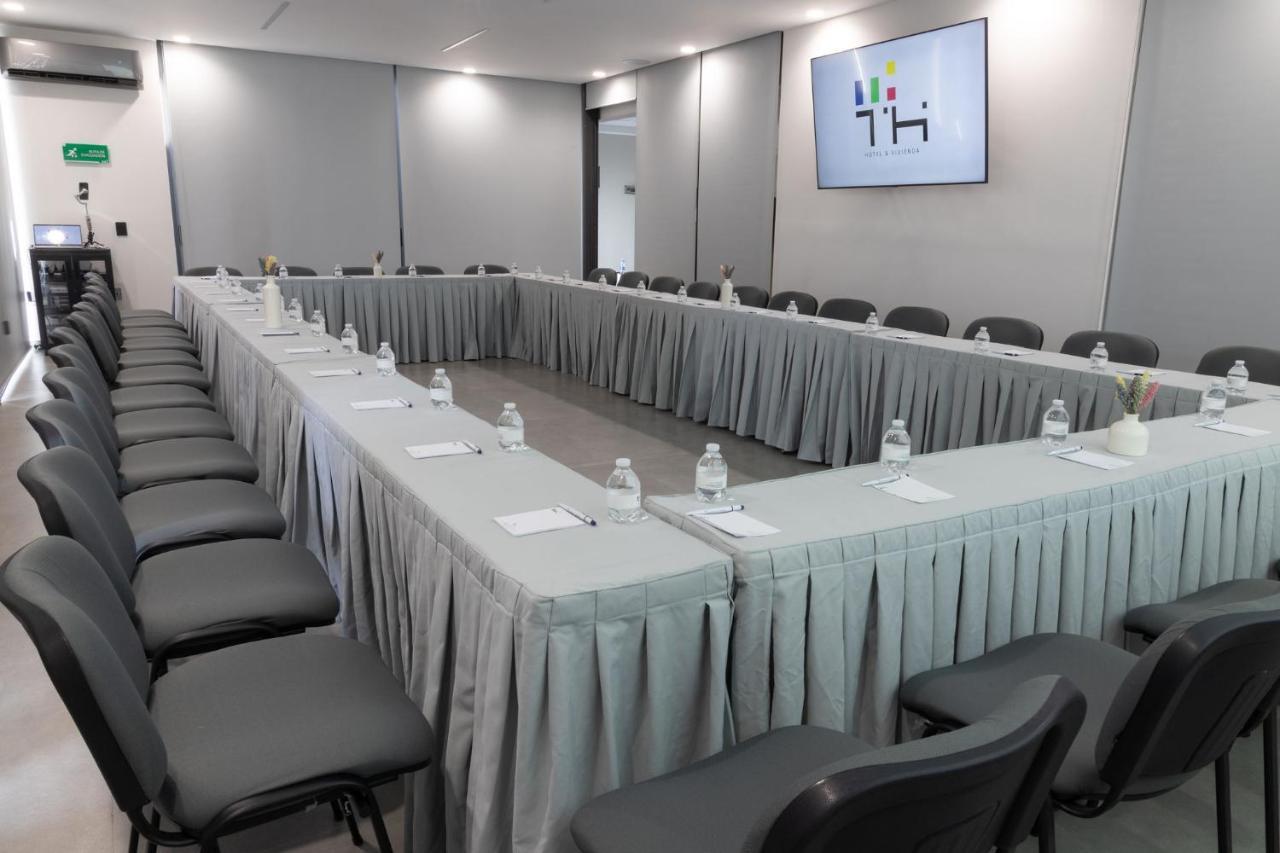 Th Hotel & Vivienda تيباتيتلان دي موريلوس المظهر الخارجي الصورة